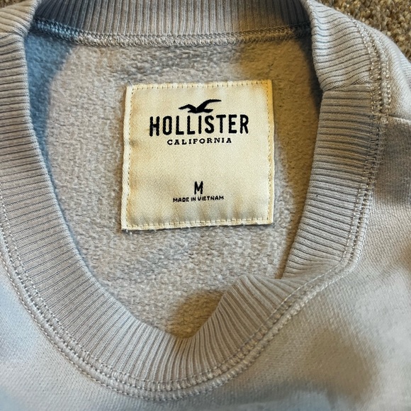 Hollister Crew Neck Sweatshirt. Size Medium - Picture 3 of 4